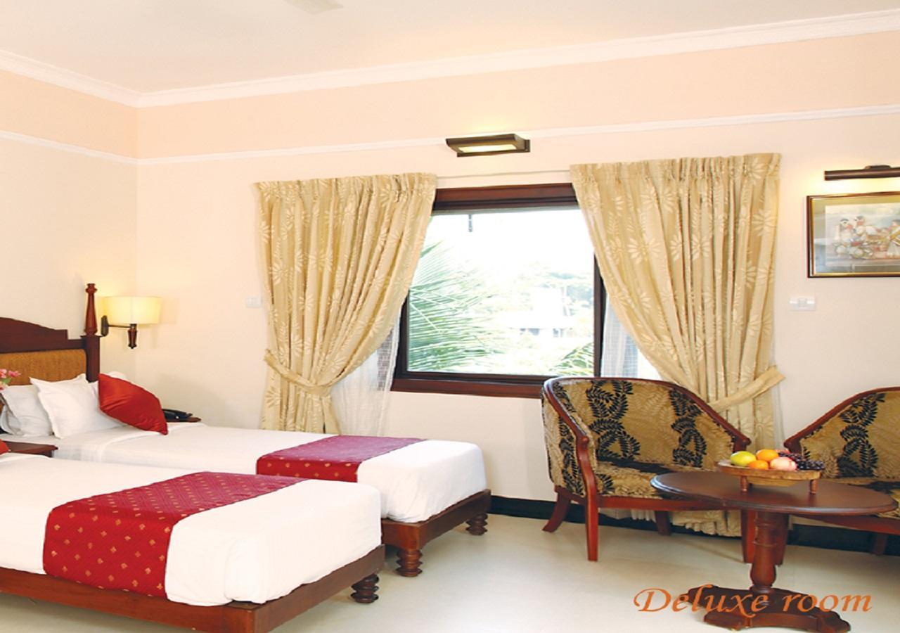 Grand Thekkady Hotell Kumily Exteriör bild