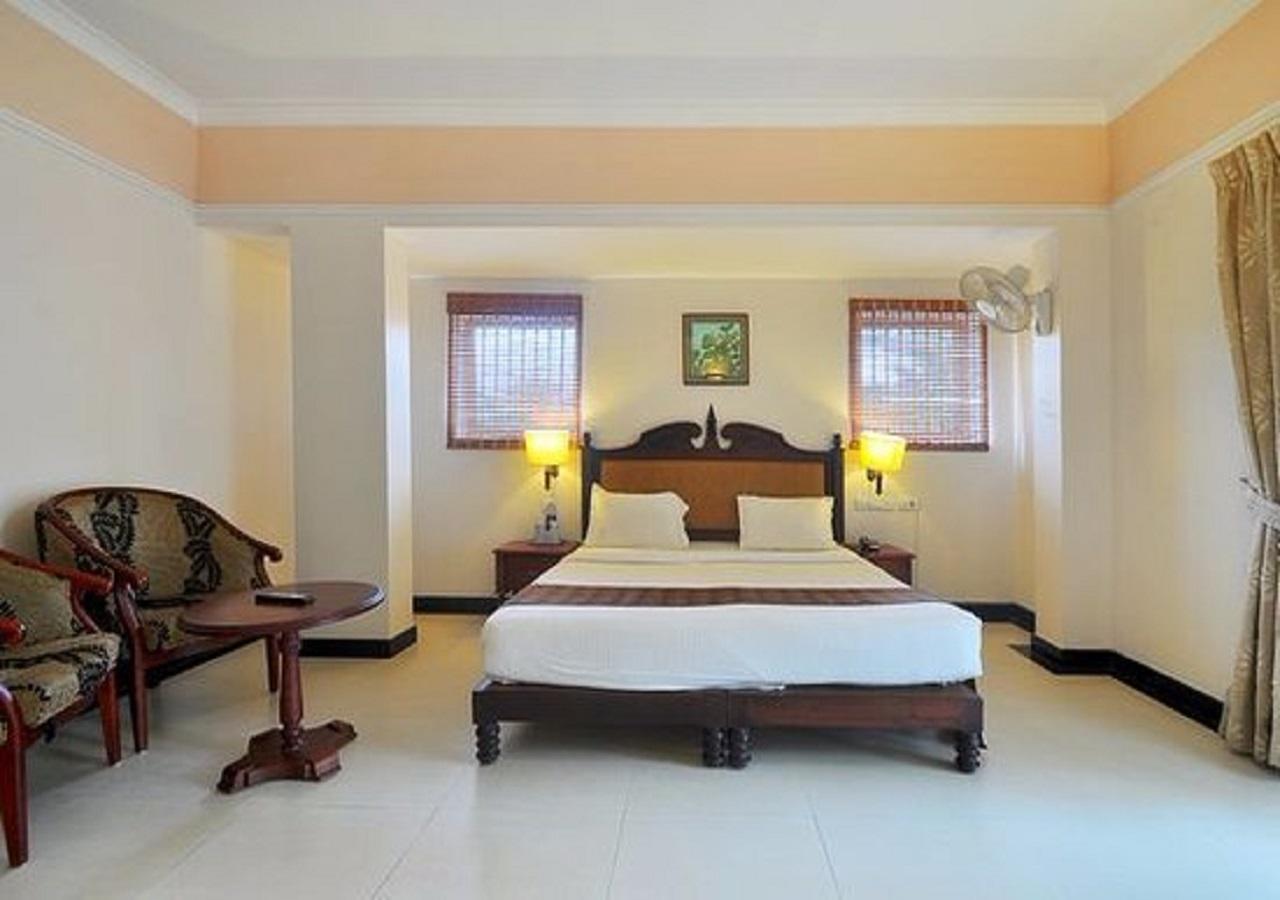 Grand Thekkady Hotell Kumily Exteriör bild