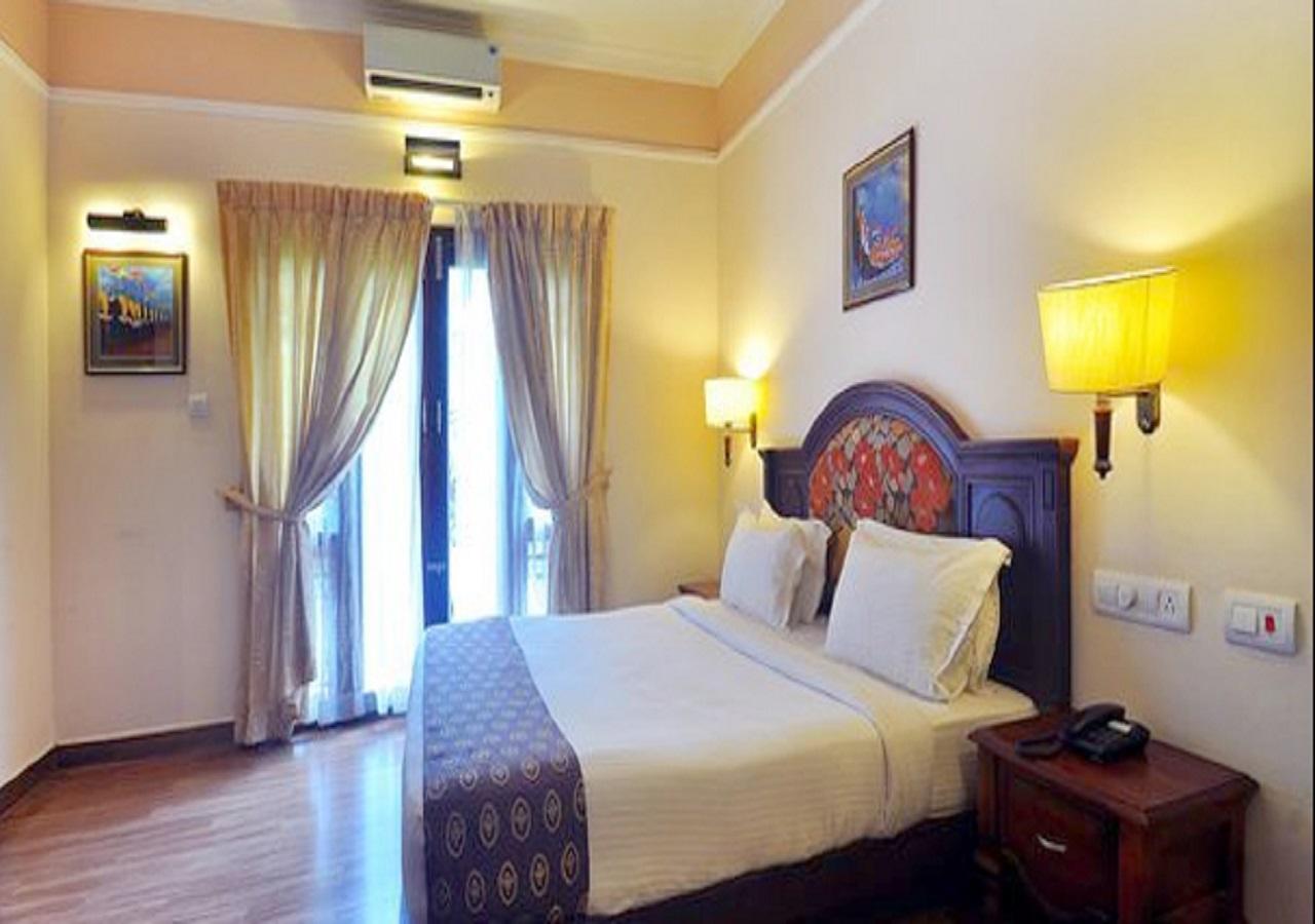 Grand Thekkady Hotell Kumily Exteriör bild