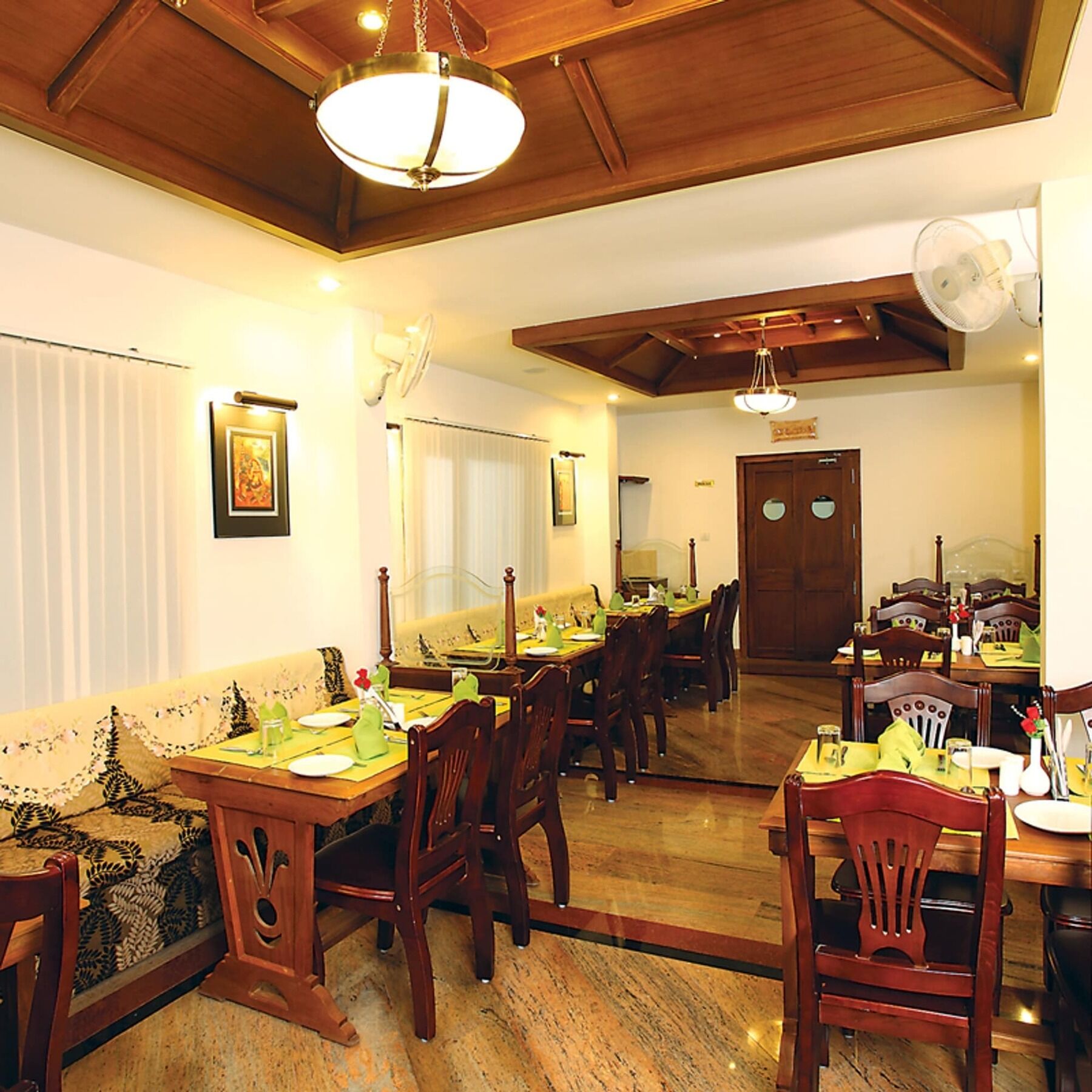 Grand Thekkady Hotell Kumily Exteriör bild